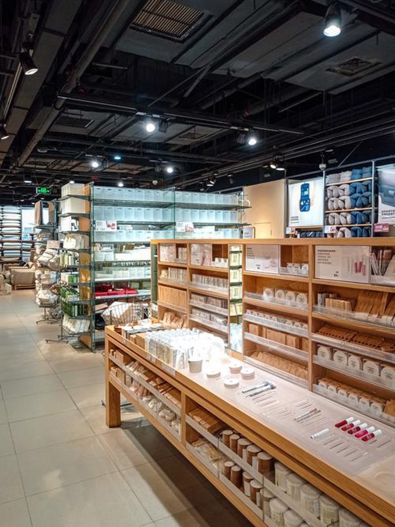 家居用品店新趋势：个性与智能交织